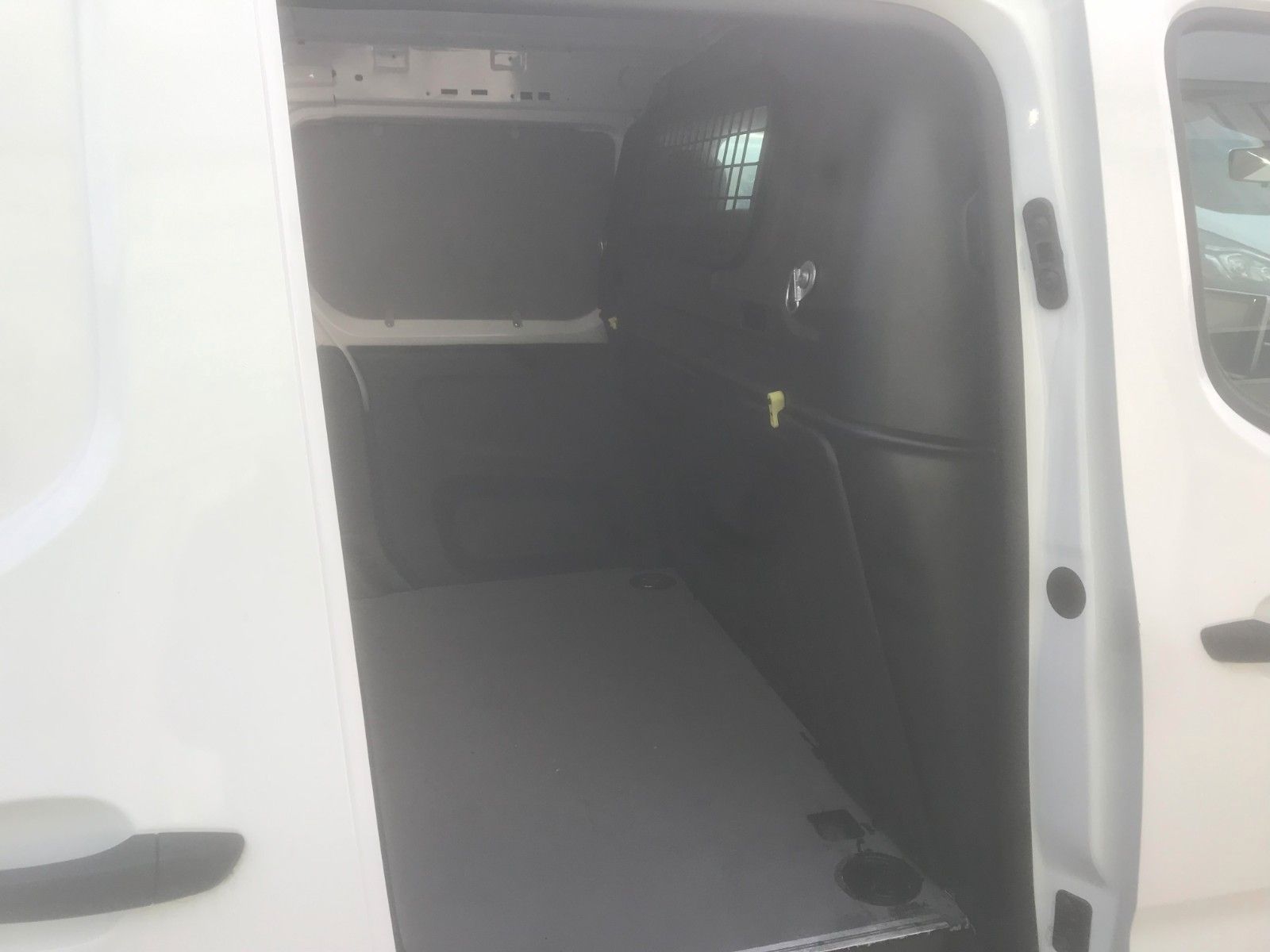 Fahrzeugabbildung Peugeot Partner Premium L2,SHZ,PDC,27796Km