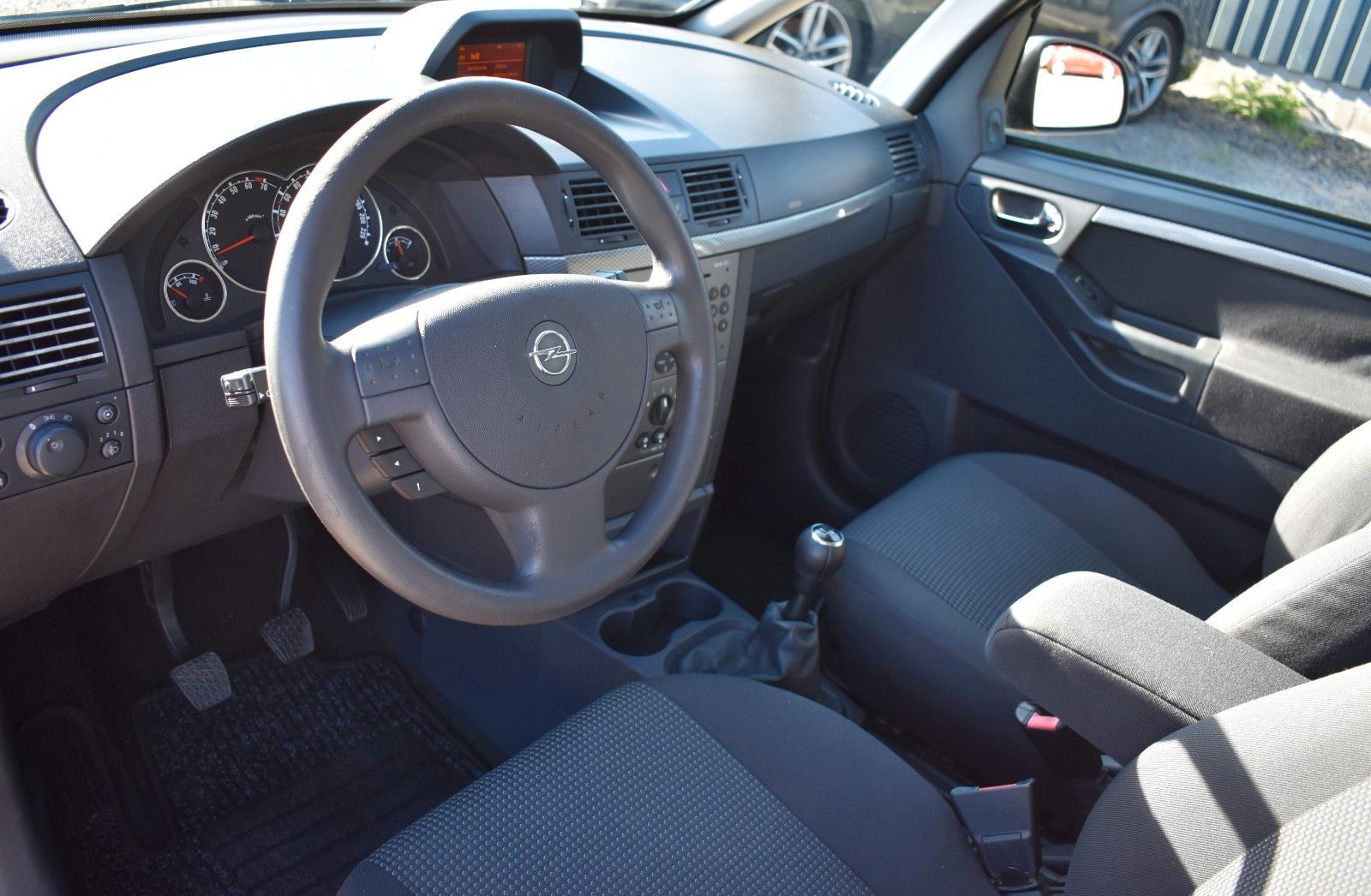 Fahrzeugabbildung Opel Meriva INNOVATION KLIMA/PDC/1.HAND