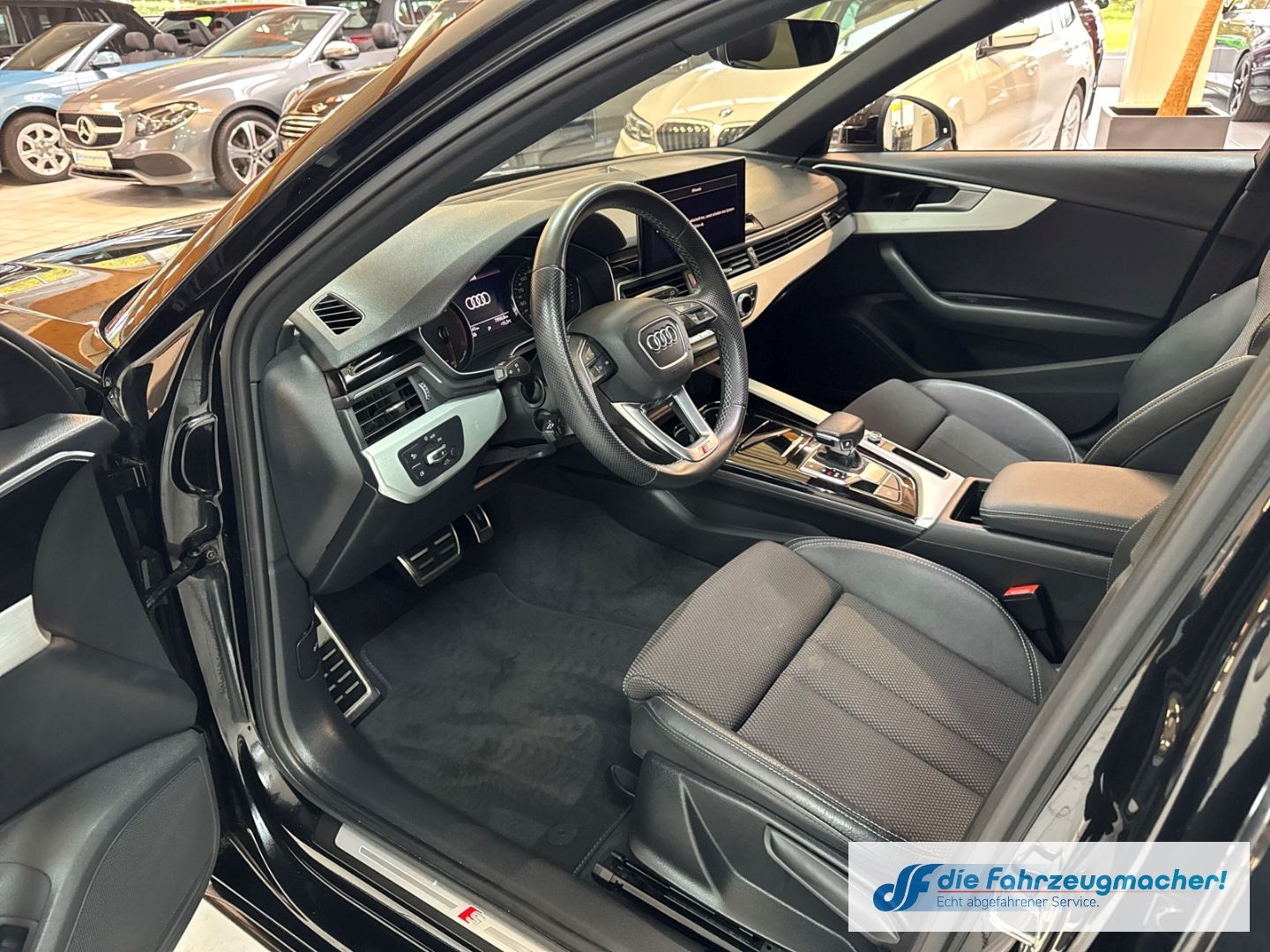 Fahrzeugabbildung Audi A4 Avant 35 TFSI S line Navi Leder LED ACC El. H