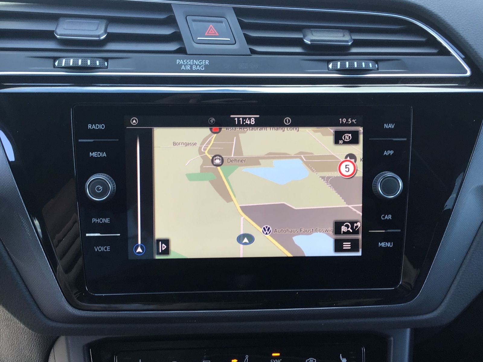 Fahrzeugabbildung Volkswagen Touran TSI R-Line Highline DSG LED ACC 18" AHK S