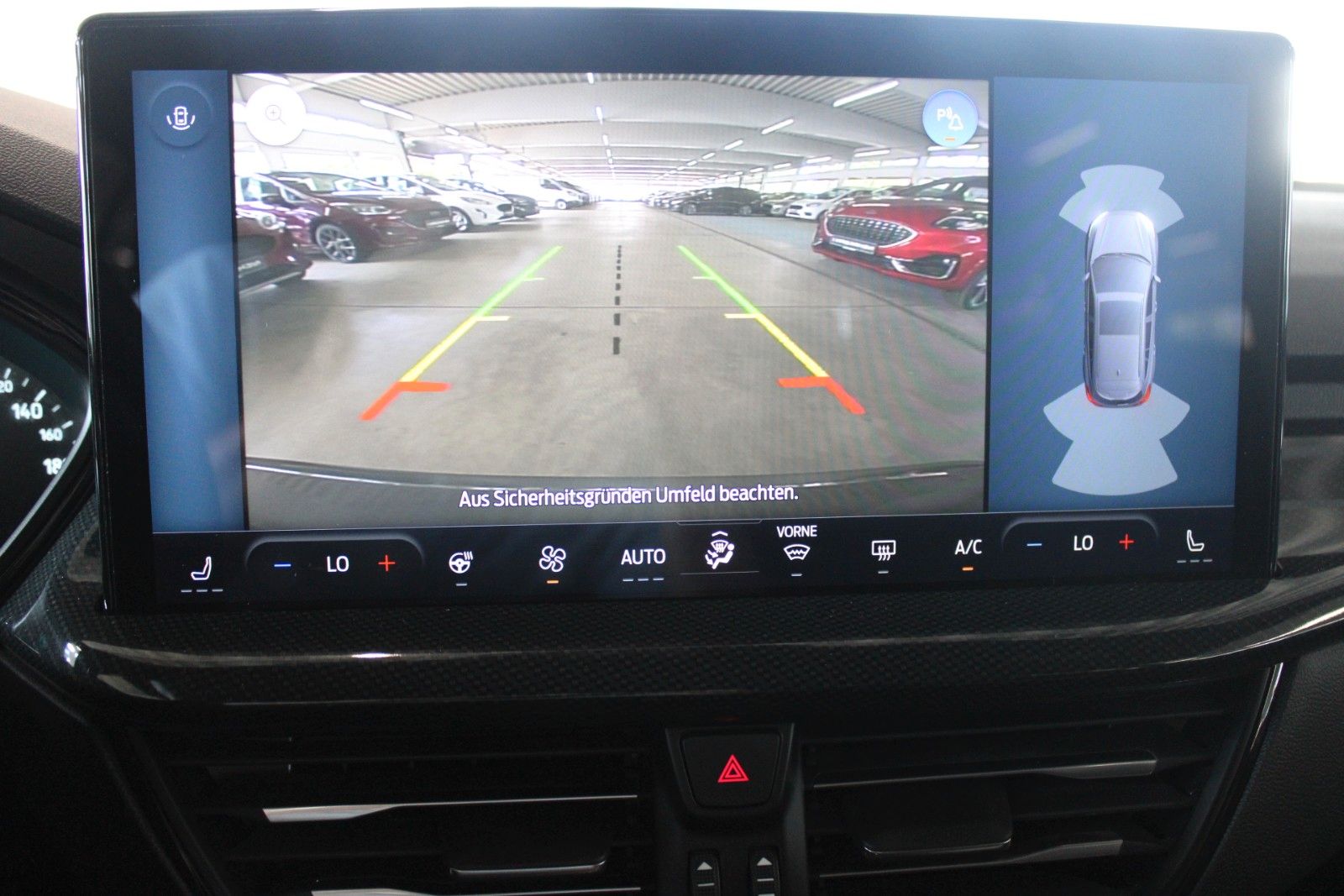 Fahrzeugabbildung Ford Focus ST-Line Aut. LED ACC BLIS WinterPaket uvm.