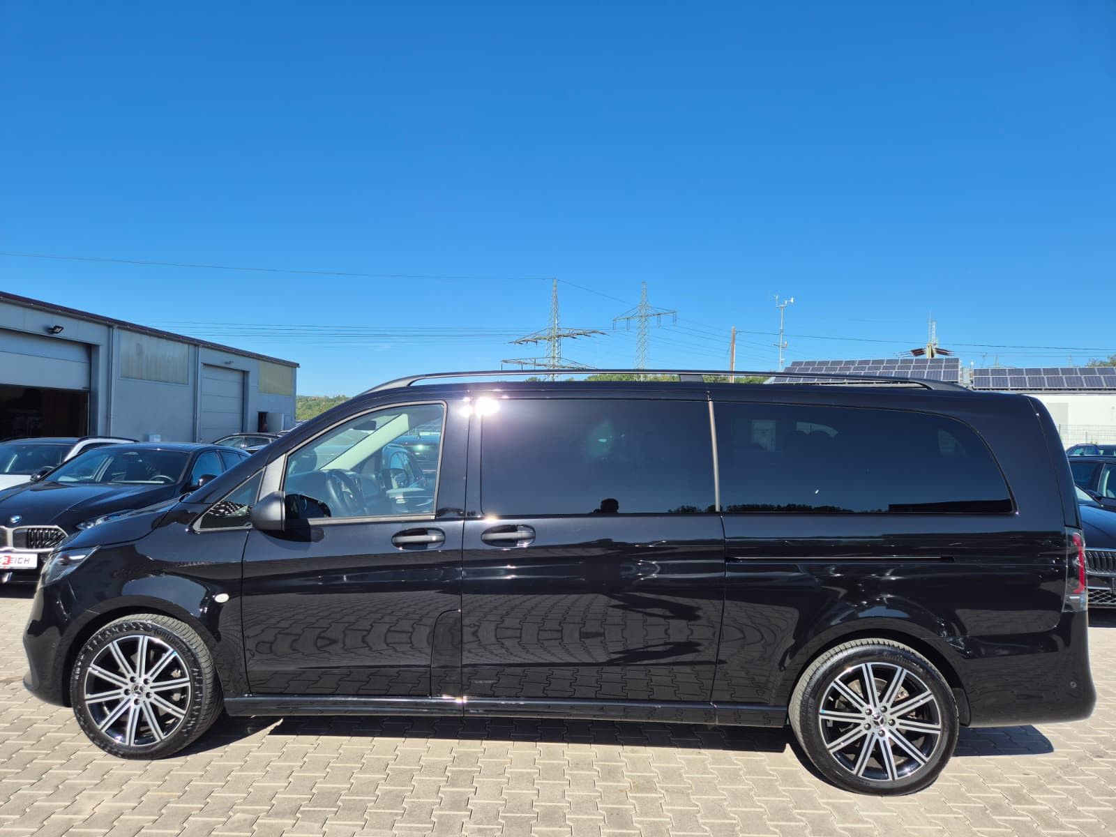 Fahrzeugabbildung Mercedes-Benz Vito 119 Tourer lang SELECT extralang LEDER*AHK