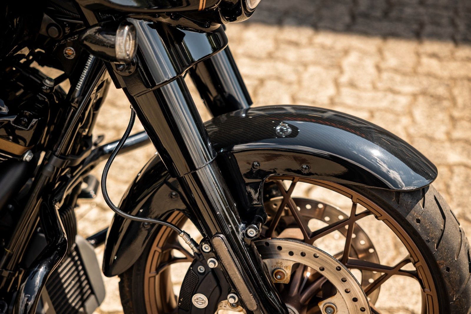 Fahrzeugabbildung Harley-Davidson FLHXST STREET GLIDE ST 117-JEKILL & HYDE- Öhlins
