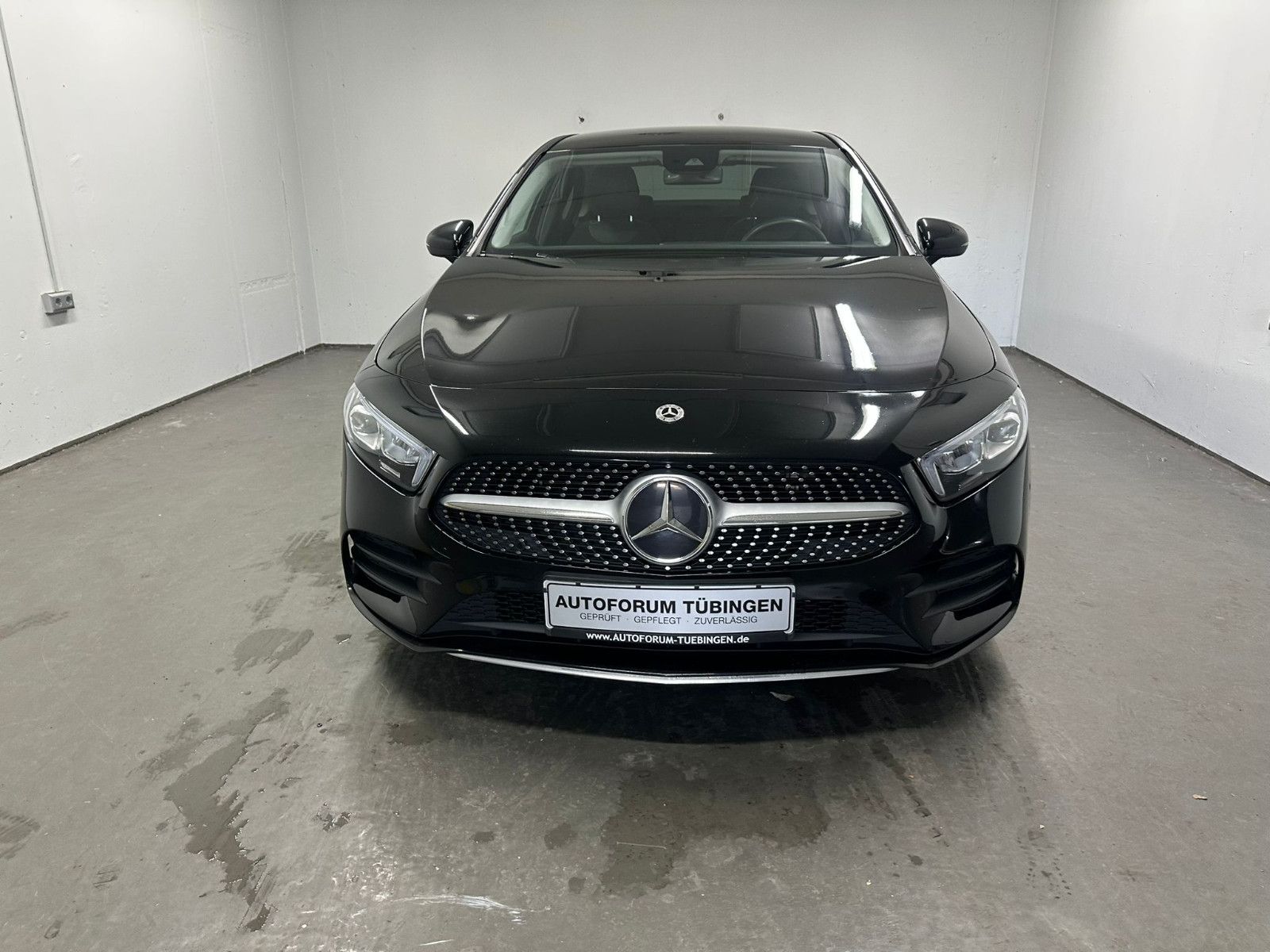 Fahrzeugabbildung Mercedes-Benz A 250 e LIMOUSINE *AMG-LINE* AMBIL*LED*KEYLESS