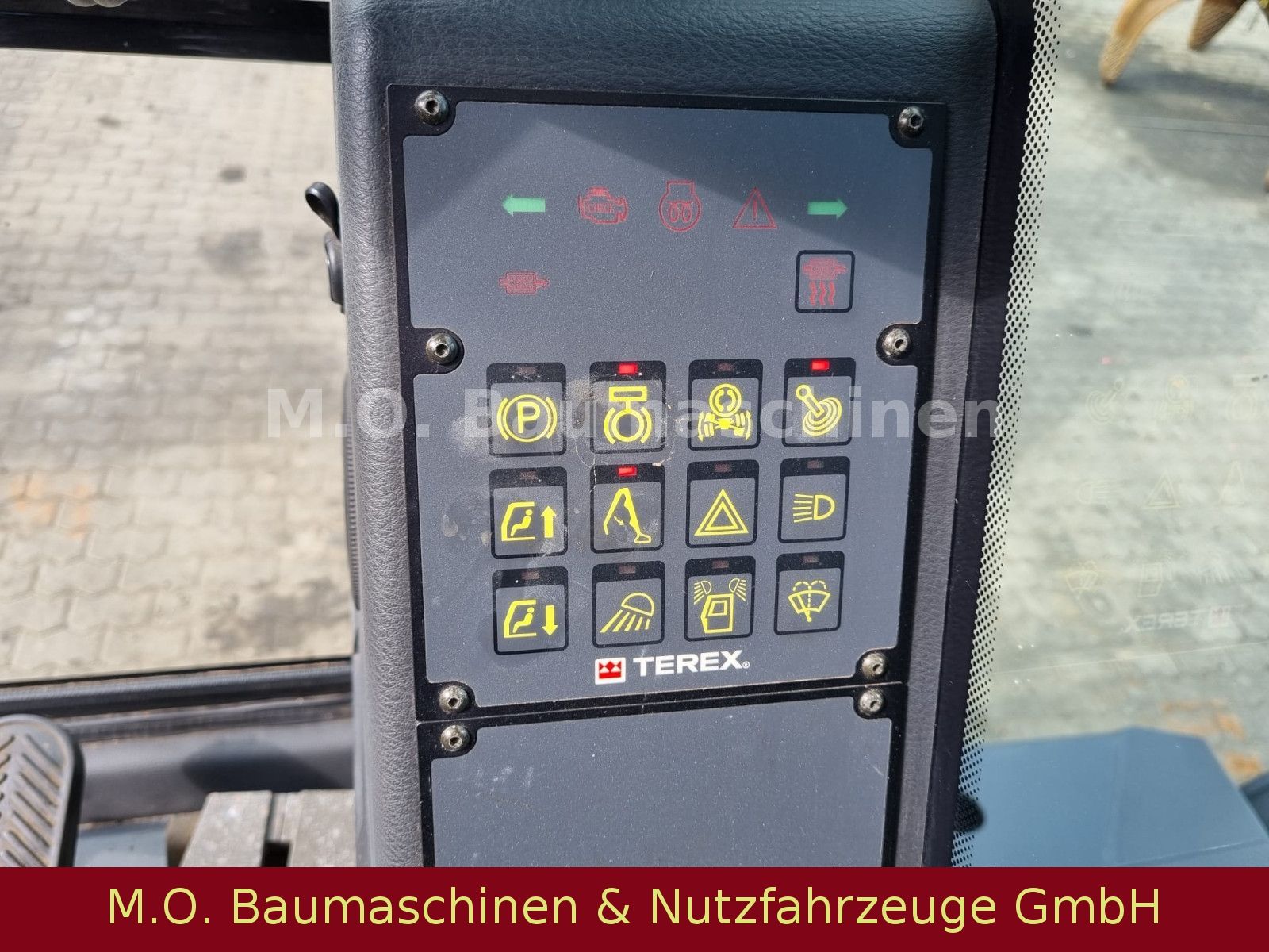 Fahrzeugabbildung Terex Fuchs MHL 320 / AC /  Polypgreifer