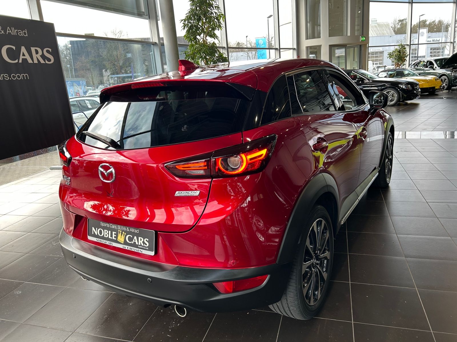 Fahrzeugabbildung Mazda CX-3 Sports-Line AWD BOSE LED NAV SHZ LEDER 18"