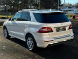Mercedes-Benz ML 350 BlueTEC 4MATIC-AMG*PANO*DISTRONIC*8-fach - Mercedes-Benz ML 350: AMG