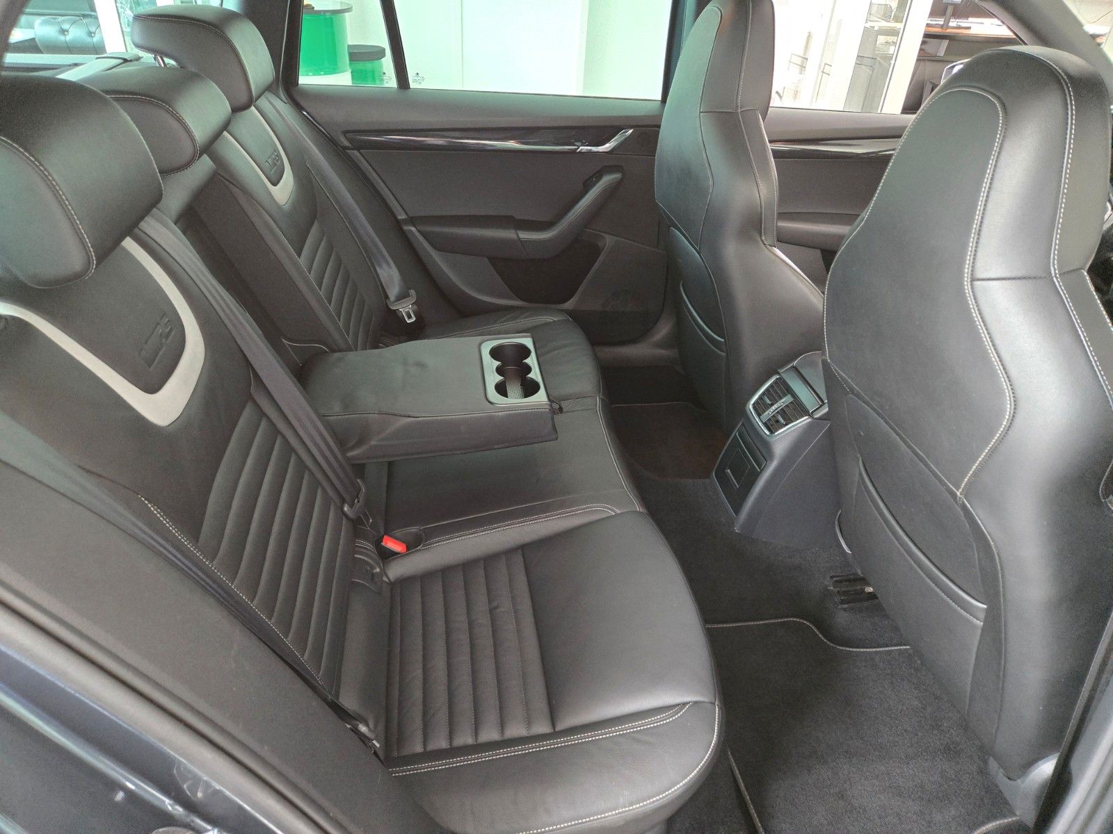 Fahrzeugabbildung SKODA Octavia Combi RS