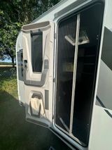 Knaus Sport 460 EU Glattblech+Premium Tür - Knaus Wohnwagen Sport 460