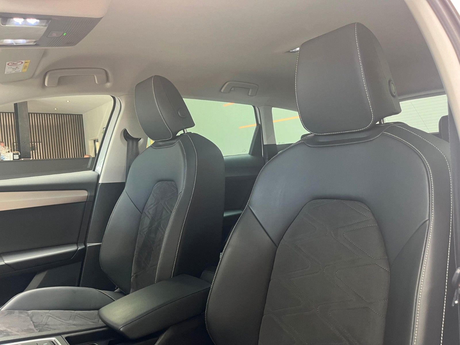 Fahrzeugabbildung SEAT Leon Sportstourer Xcellence e-Hybrid*LED*RFK*App