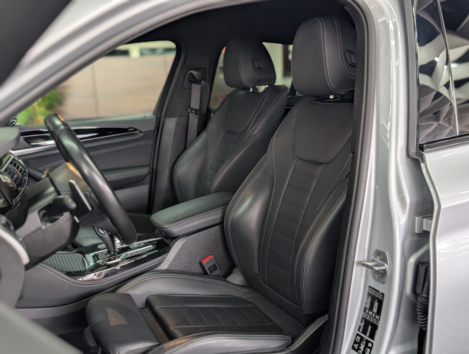 Fahrzeugabbildung BMW X4 xDrive 30 i xLine MSport Shadow PANO H&K VOLL