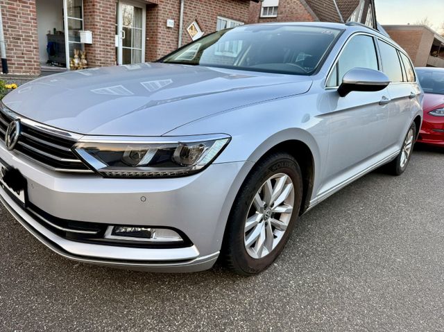 VW Passat Variant 2.0 TDI SCR DSG Comfortline V...