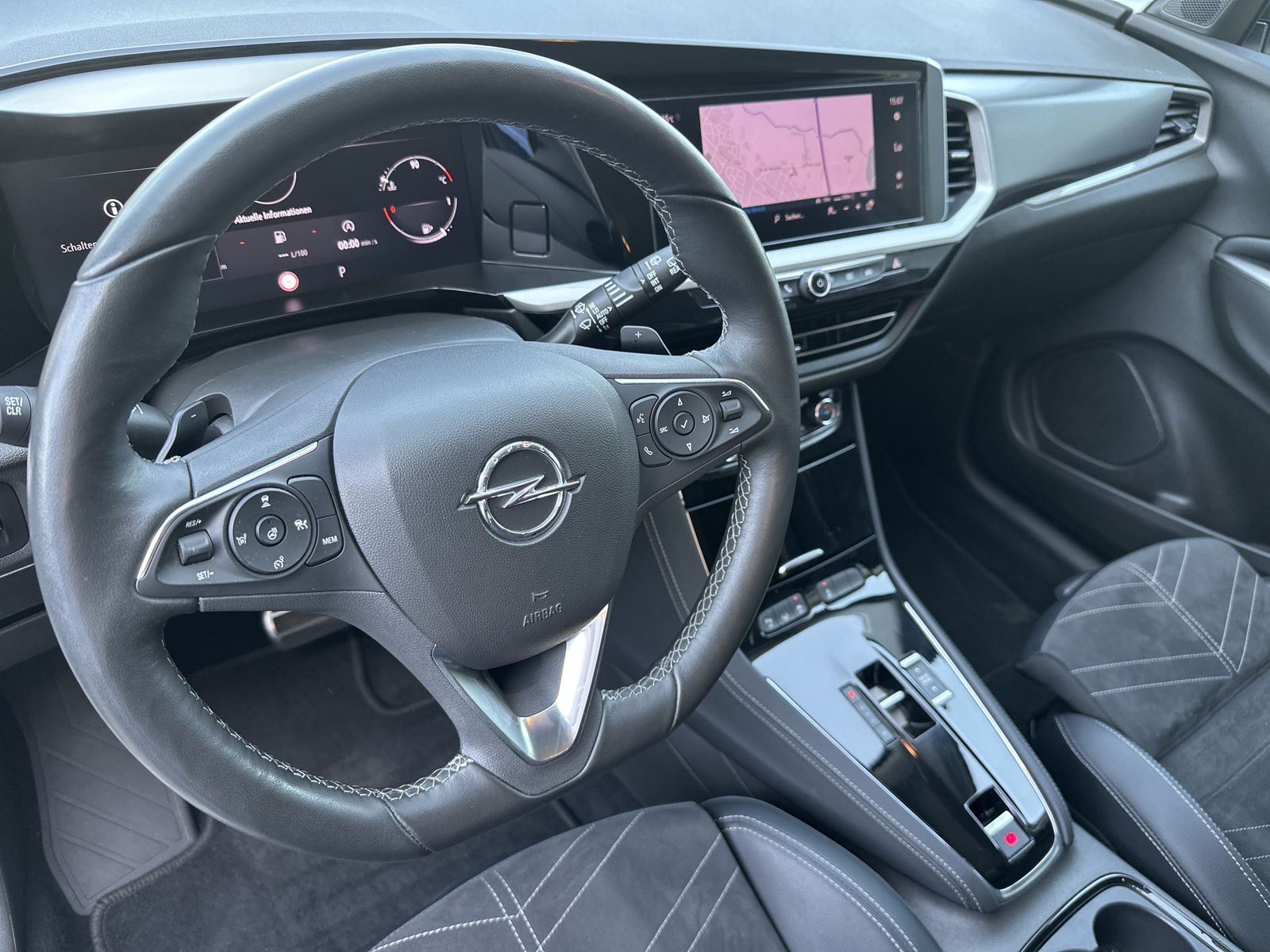 Fahrzeugabbildung Opel Grandland (X) 1.5 D Elegance NAV+MATRIX+ACC+AHK