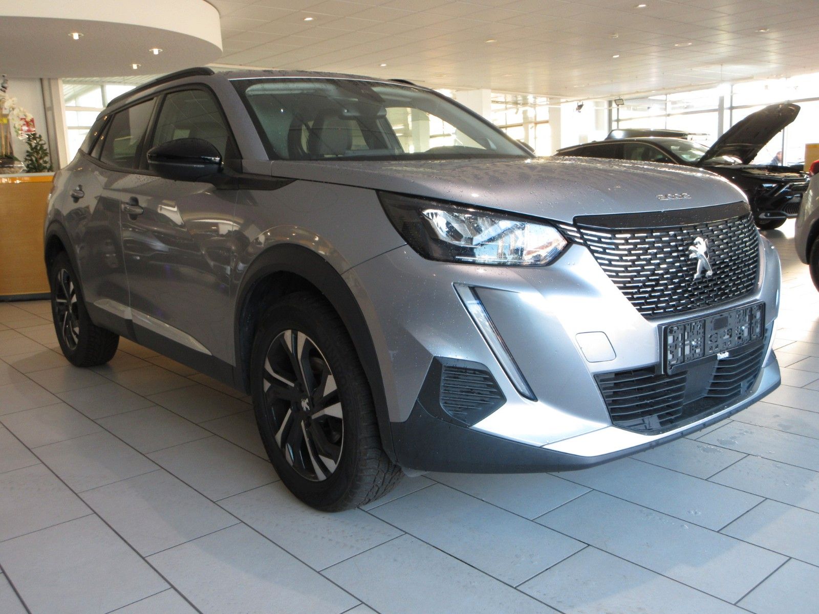 Fahrzeugabbildung Peugeot 2008 Allure 1.2T LED/NAVI/PDC/R´CAM/ALU