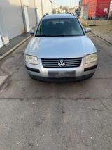 Volkswagen VW PASSAT BENZINER 1,6 KLIMA TÜV 11/2026 A... - Volkswagen Passat aus 2002: Kombi