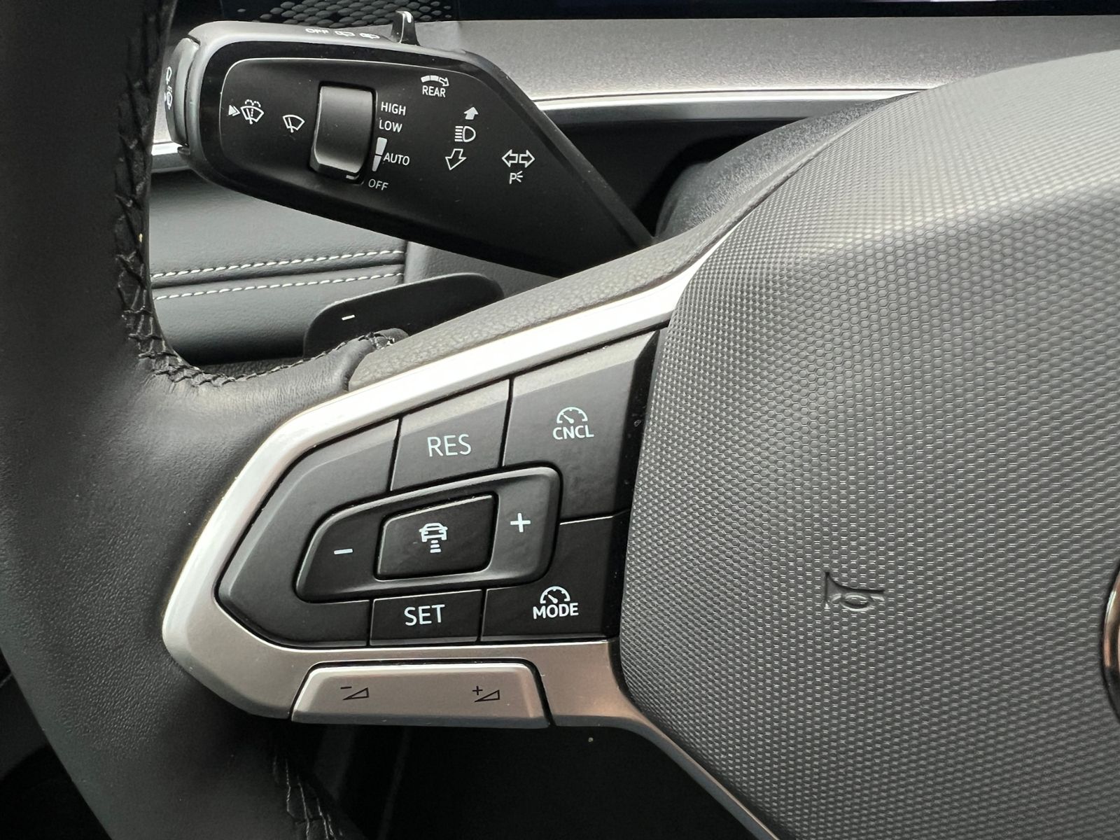 Fahrzeugabbildung Volkswagen Tayron Life 1.5 eTSI DSG *AHK,7-Sitzer,LED,Kamer