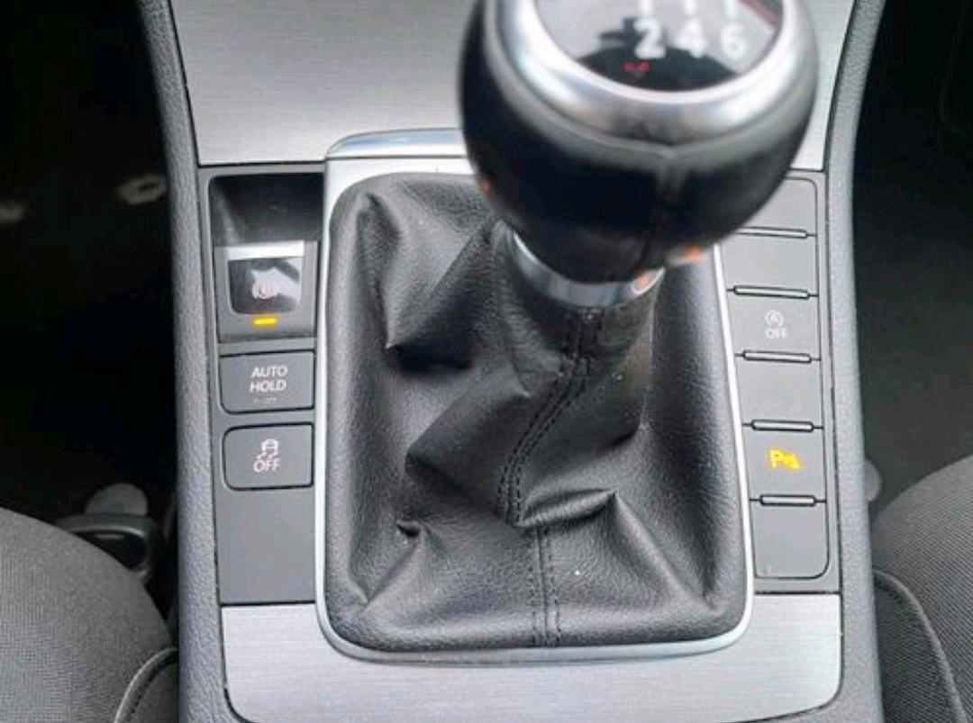 Volkswagen Passat 2012 — photo 11