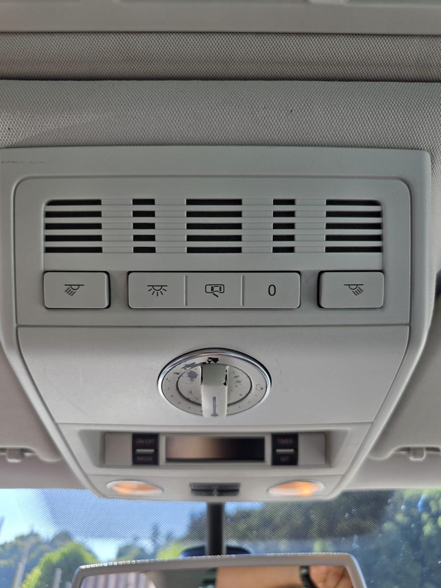 Volkswagen T5 Transporter Bus Multivan Edition 25