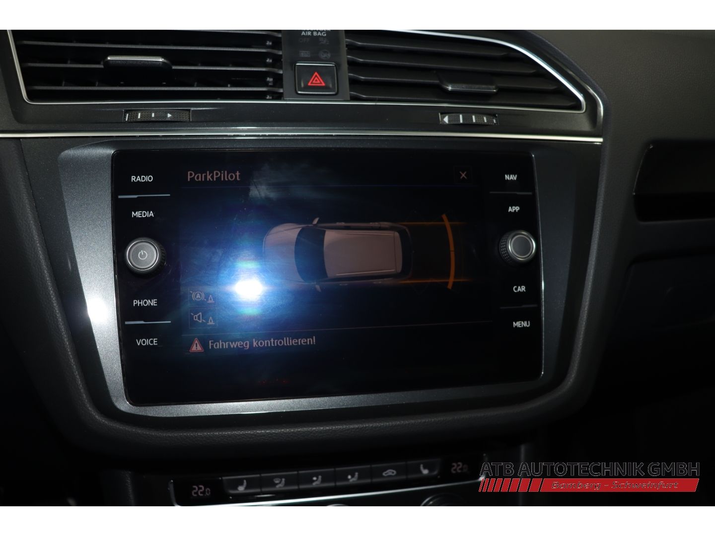 Fahrzeugabbildung Volkswagen Tiguan 2.0 TDI SCR Sound BMT Start-Stopp 4Motion