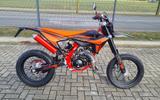 Beta RR 50 2T SM MOTARD TRACK VERSAND MGL + HELM - BETA RR TRACK 50