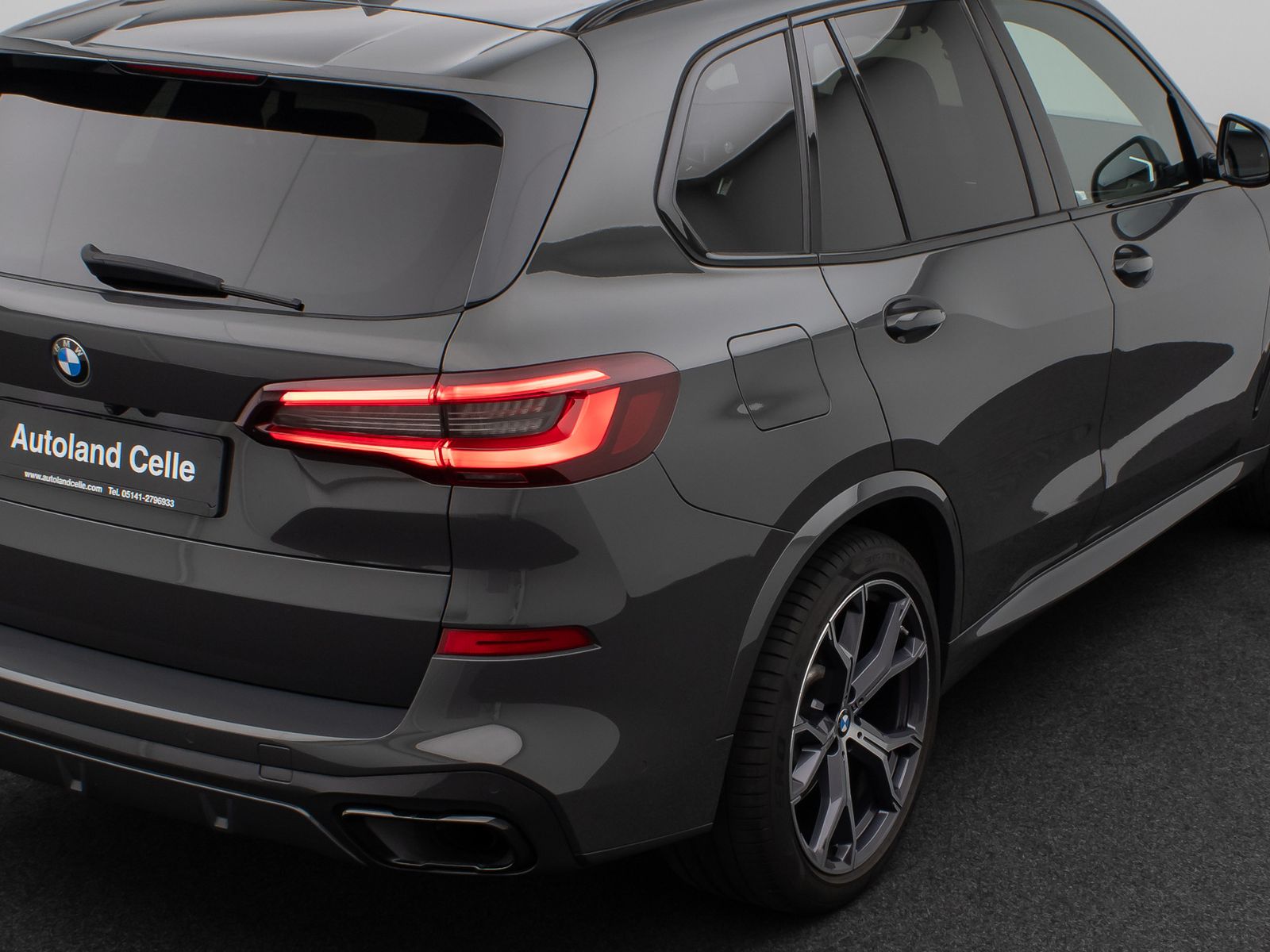 Fahrzeugabbildung BMW X5 xD40d M Sport 360°Panorama Laser HUD B&W AHK