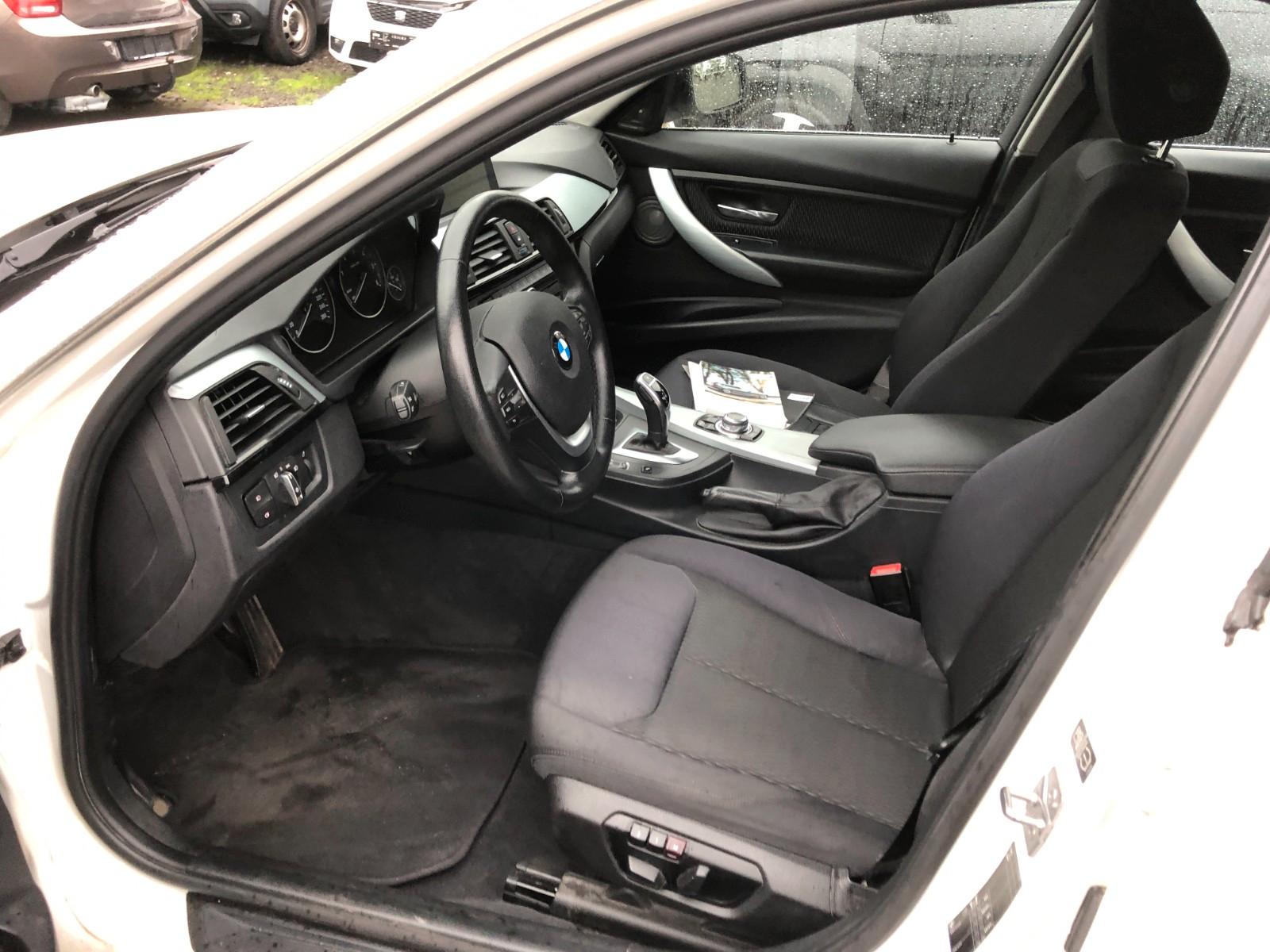 BMW 320 2013 — photo 7
