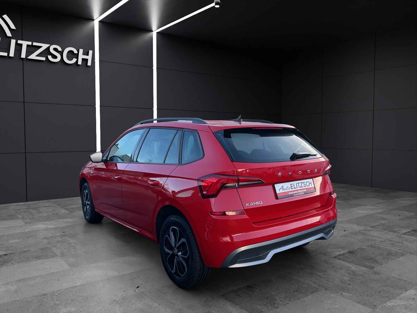 Fahrzeugabbildung SKODA Kamiq TSI Drive-125 LED Climatronic GRA PDC SH L