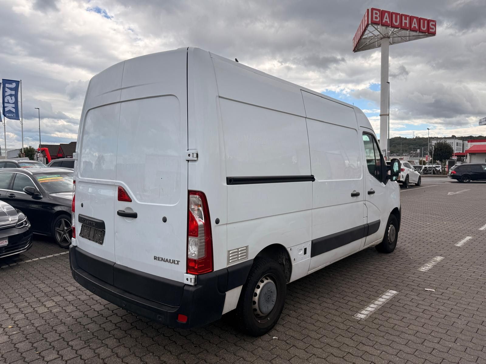 Fahrzeugabbildung Renault Master III Kasten L2H2 HKa 3,5t/1.HAND