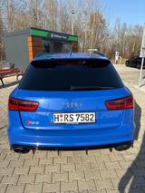 Audi RS6 4.0 TFSI tip. quattro performance Avant - - blaue Audi RS6