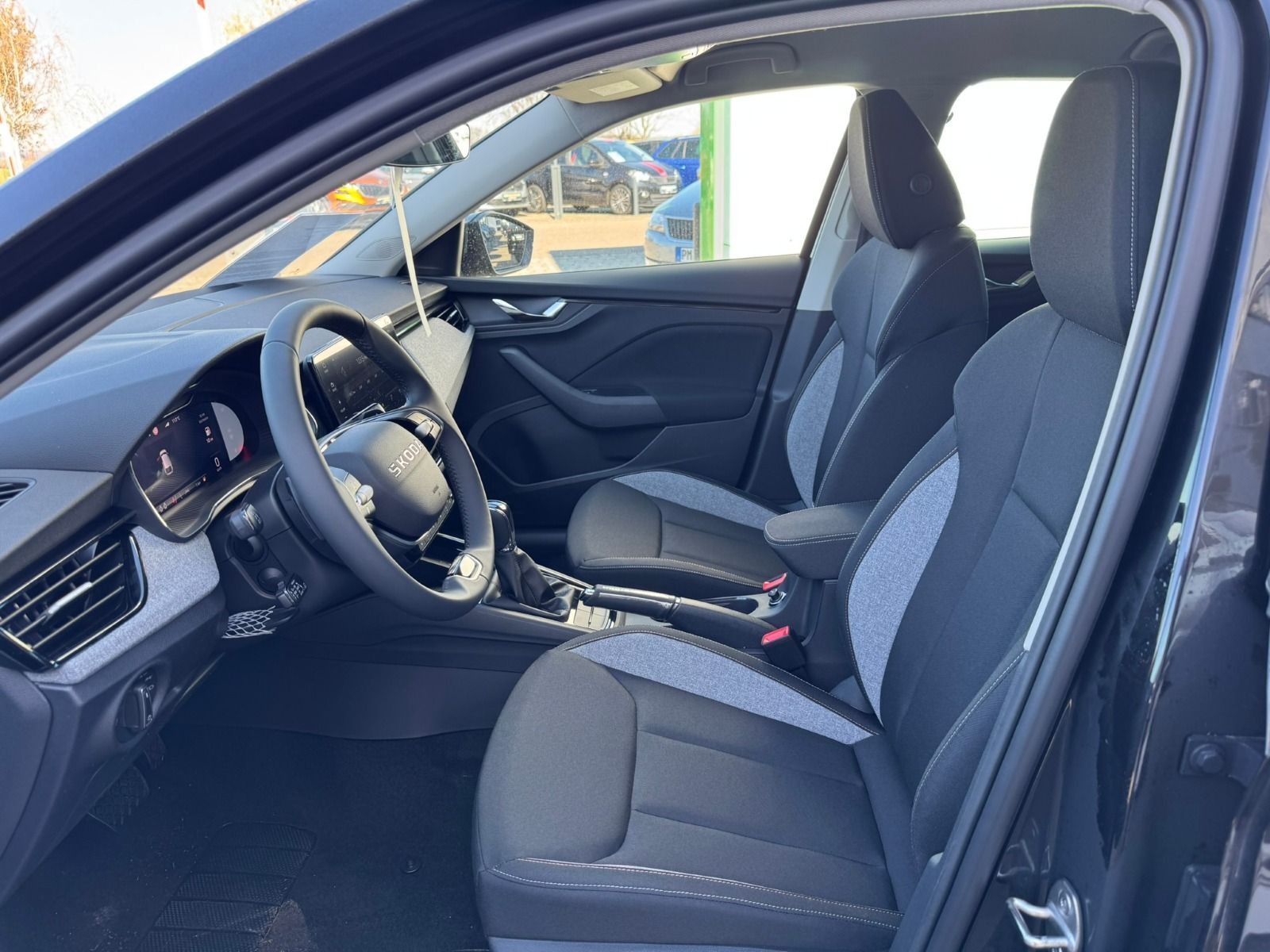 Fahrzeugabbildung SKODA Scala Tour DSG*Matrix*RFK*NAVI*SideAss*ACC*