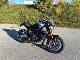 Fahrzeugabbildung Yamaha MT 09 SP Erstbesitzer! Viel Zubehör!