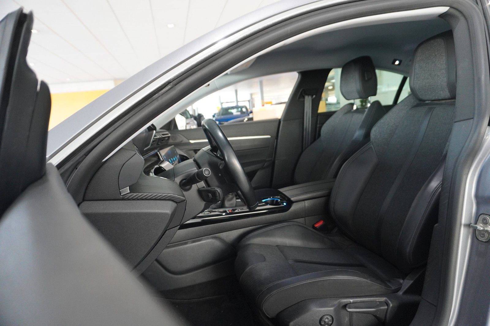 Fahrzeugabbildung Peugeot 508 LIM 1.5D ALLURE NAVI/LED/KAMERA/SHZ/VIRTU.