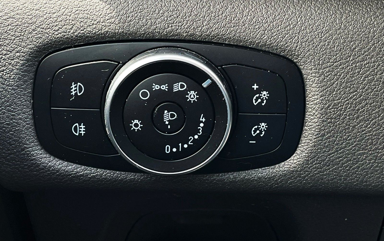 Fahrzeugabbildung Ford Transit Custom 290 SPORT NAVI SITZH AHK tLEDER