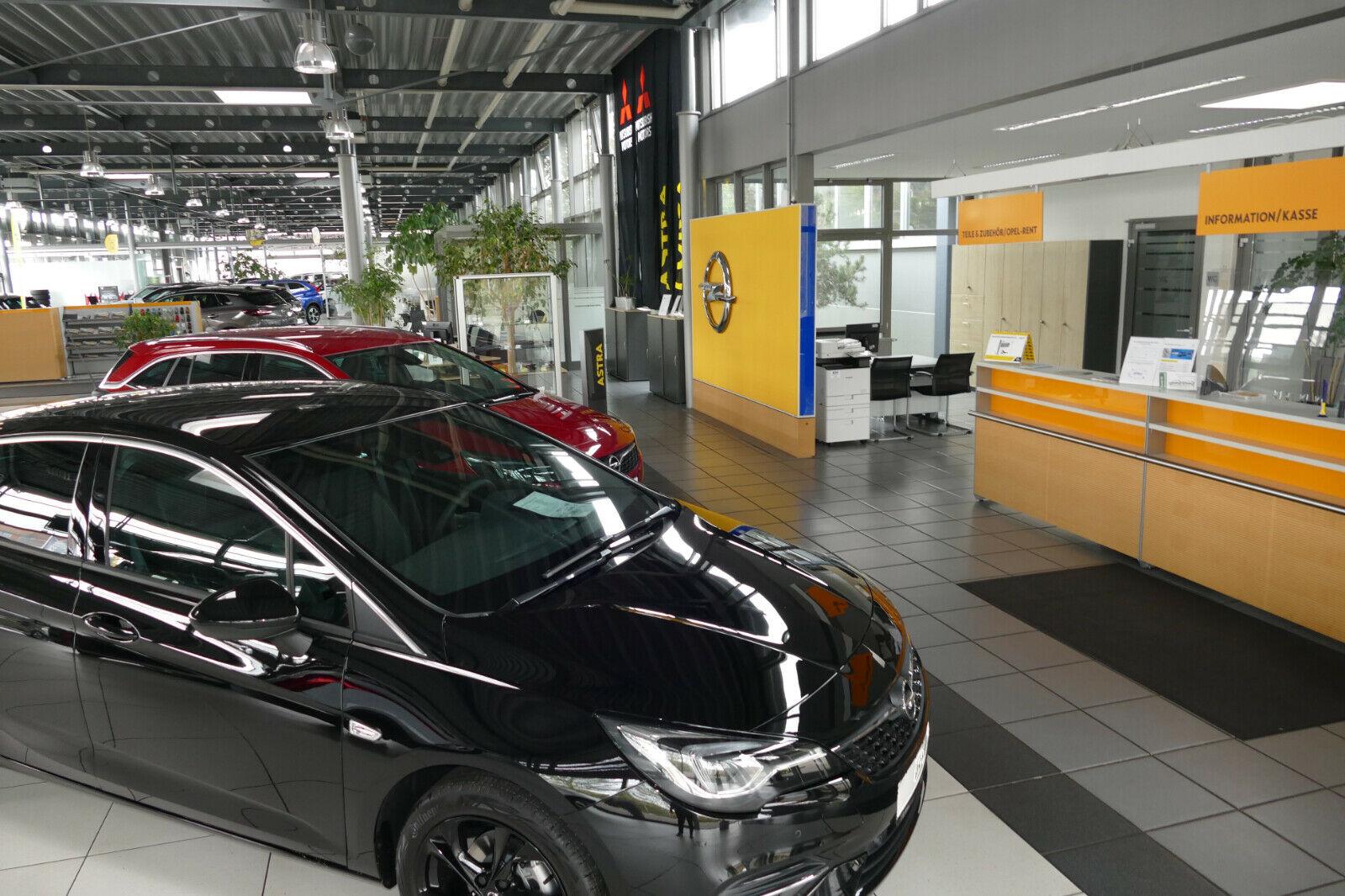 showroom-image-top