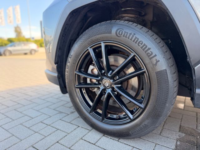 Toyota RAV 4 Hybrid 4×2 Team Deutschland