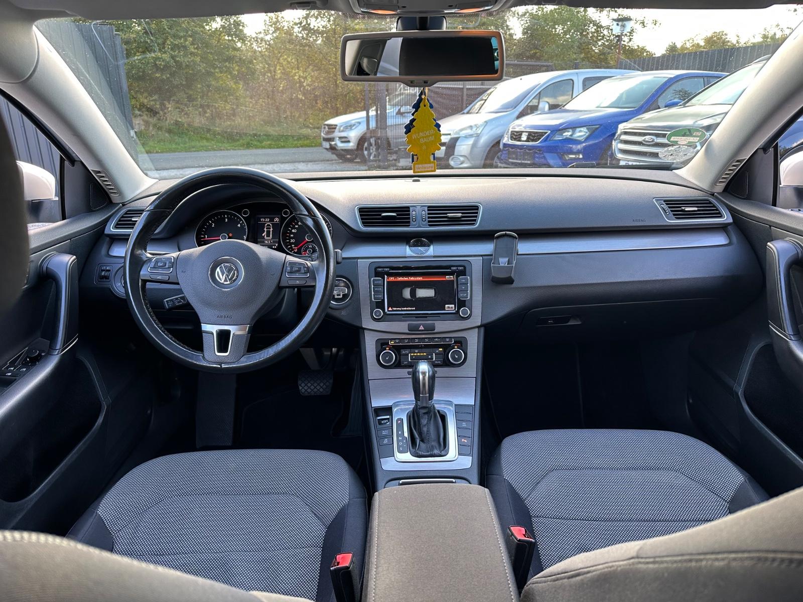 Volkswagen Passat 2011 — photo 11
