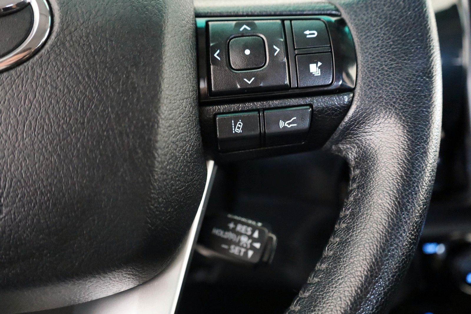 Fahrzeugabbildung Toyota Hilux Executive 2.8D-4D 4x4,Navi,Kamera,ACC,AHK