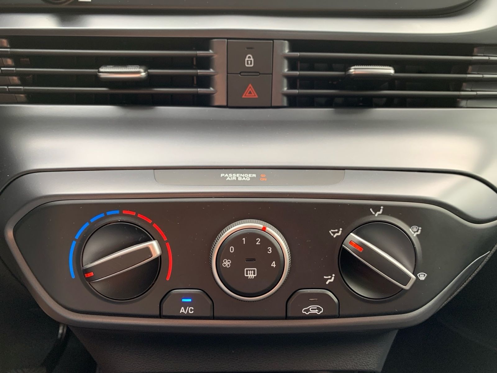Fahrzeugabbildung Hyundai i20 1.0 T-GDI Select Navi Kamera Allwetter