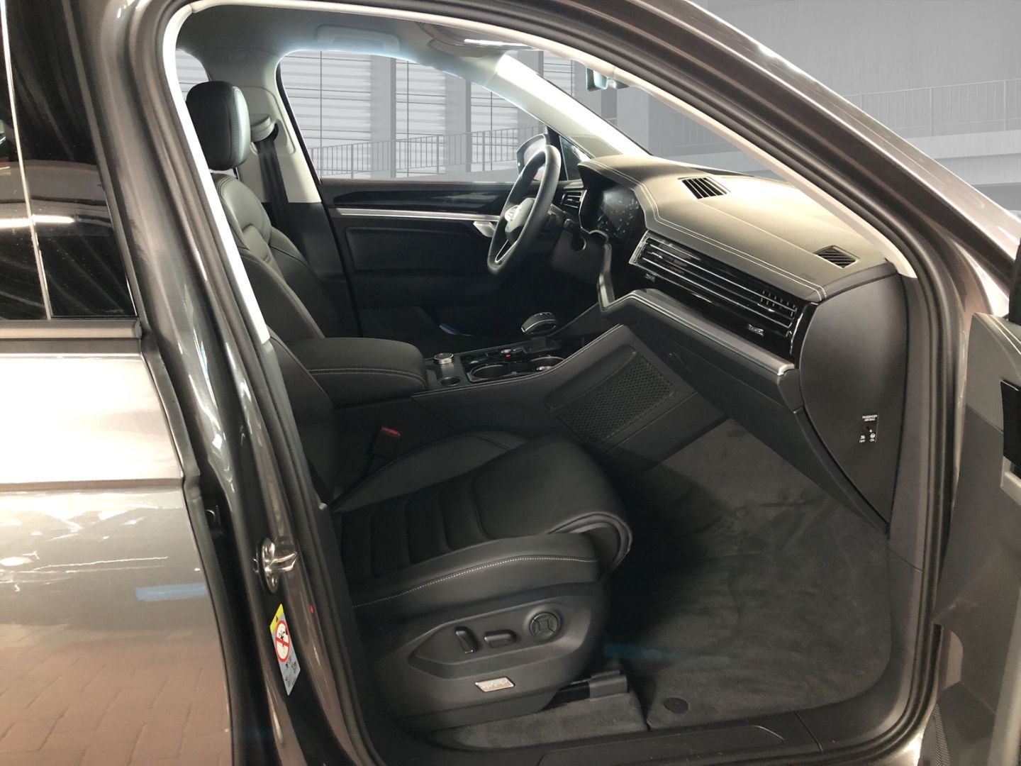 Fahrzeugabbildung Volkswagen Touareg 3.0 TDI V6 4MOTION Automatik StandHZG AH