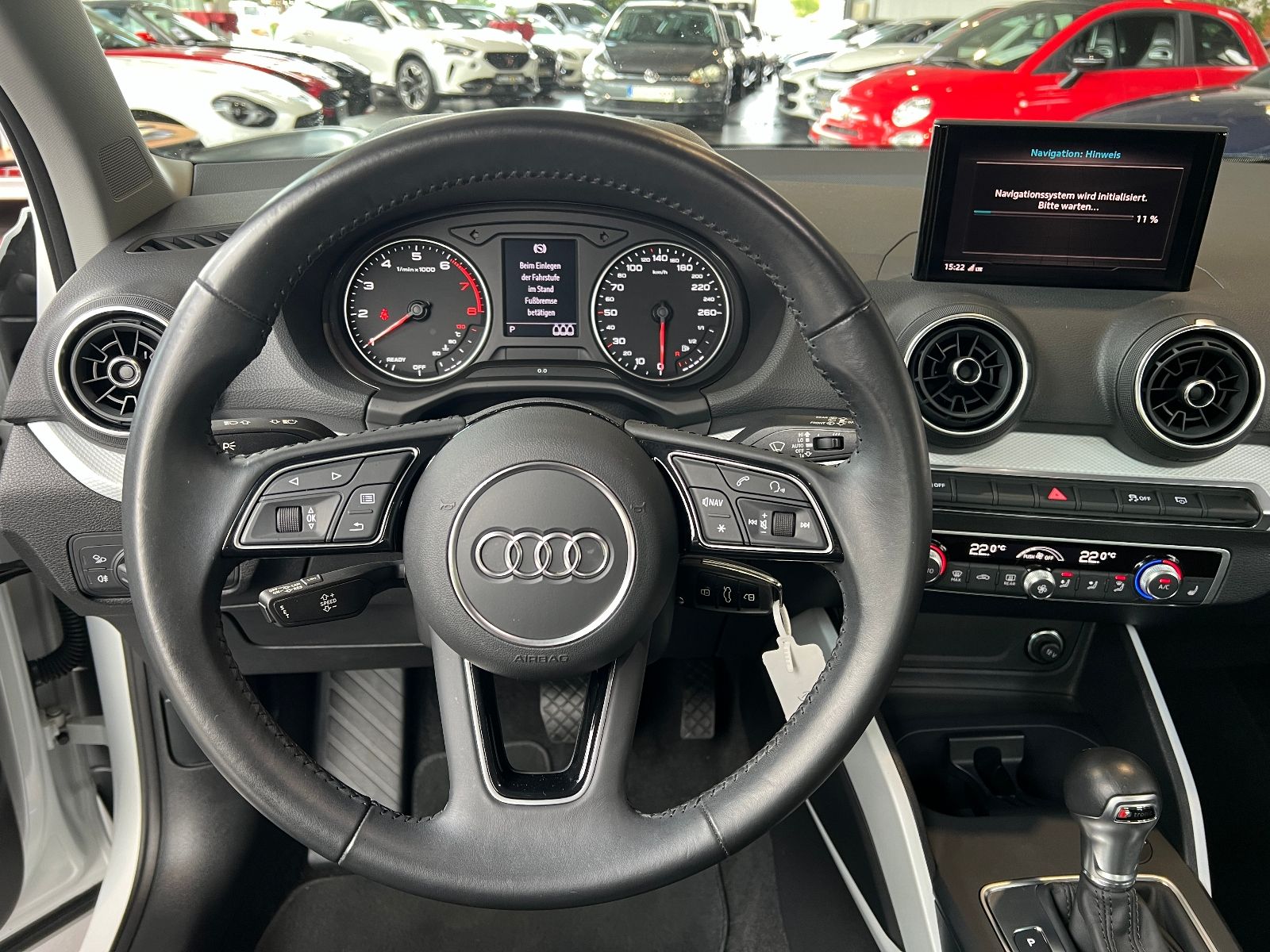 Fahrzeugabbildung Audi Q2 35 TFSI S Line AHK LED NAVI ALU