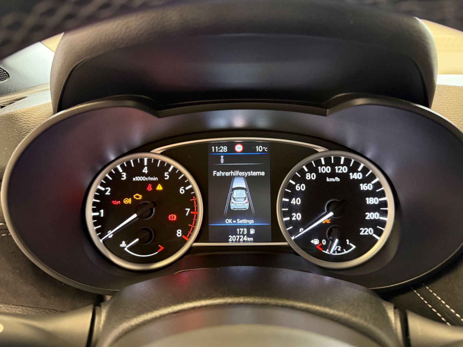 Fahrzeugabbildung Nissan Micra N-Sport Navi Winterpaket