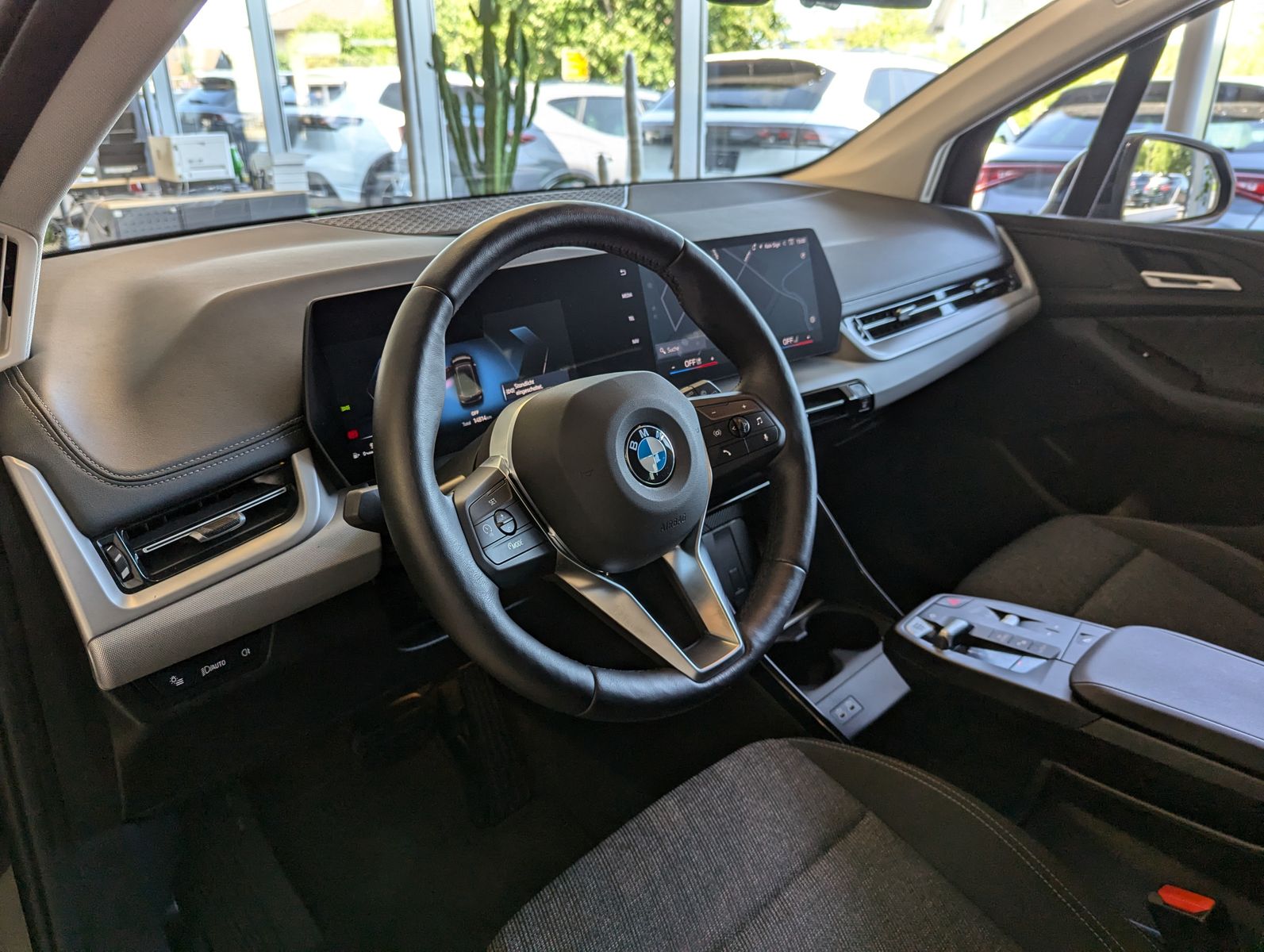 BMW 218 Active Tourer Aut AHK Pano Cam Premium-Paket - Image 22