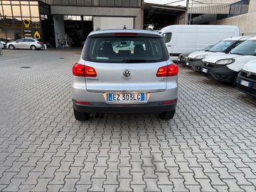 Volkswagen Tiguan - 5