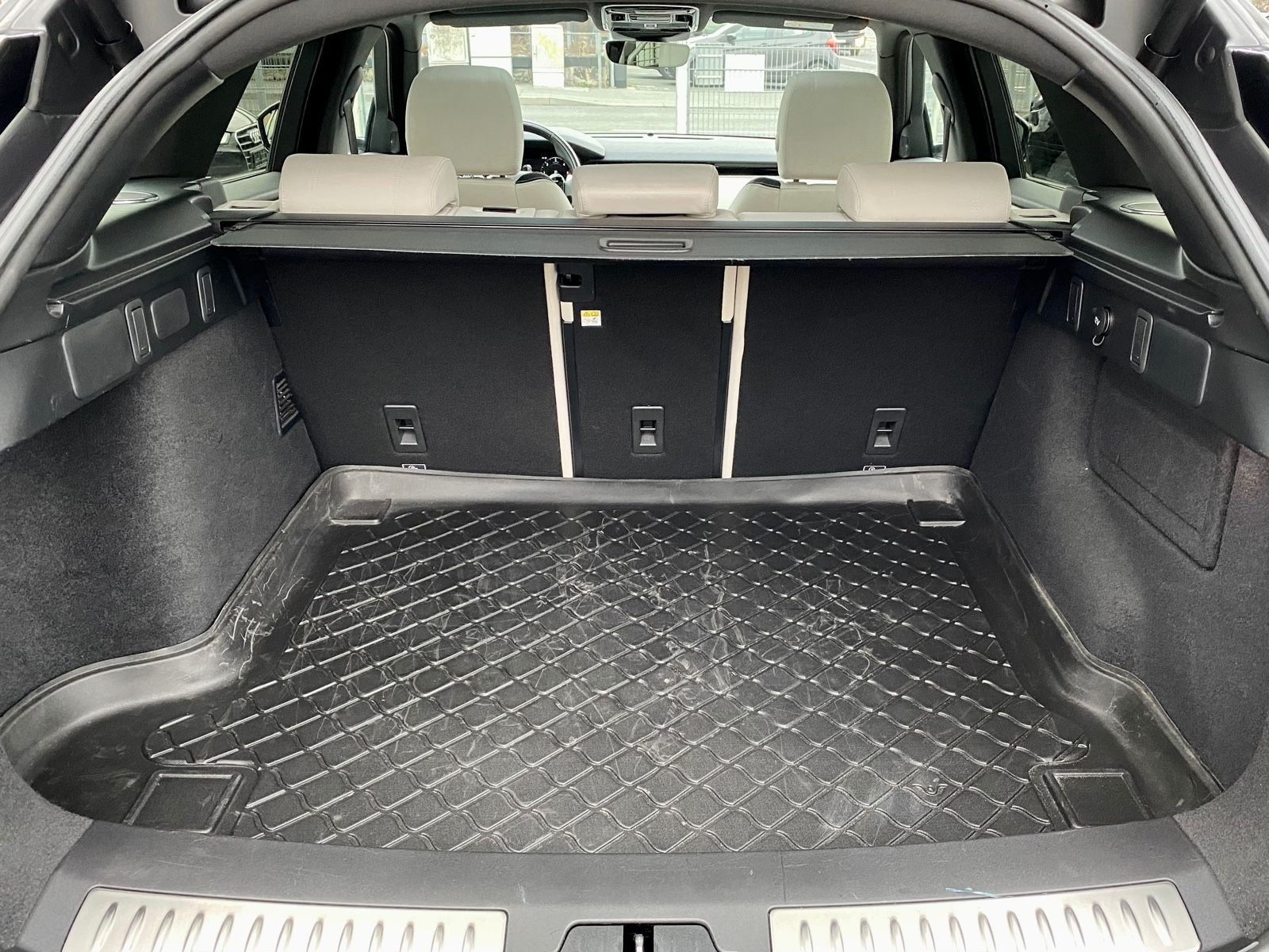 Fahrzeugabbildung Land Rover RANGE ROVER VELAR R-DYNAMIC*PANO+21`LM+MATRIX*