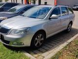 Skoda Octavia 2.0 TDI DSG 4x4 Ambition Combi Tüv neu - Skoda Octavia aus 2011: Allradantrieb