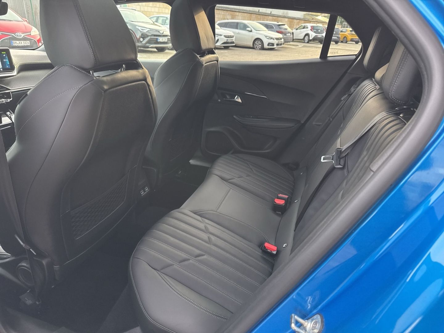 Fahrzeugabbildung Peugeot 2008 e- GT Pack El. Panodach Navi Leder Massages