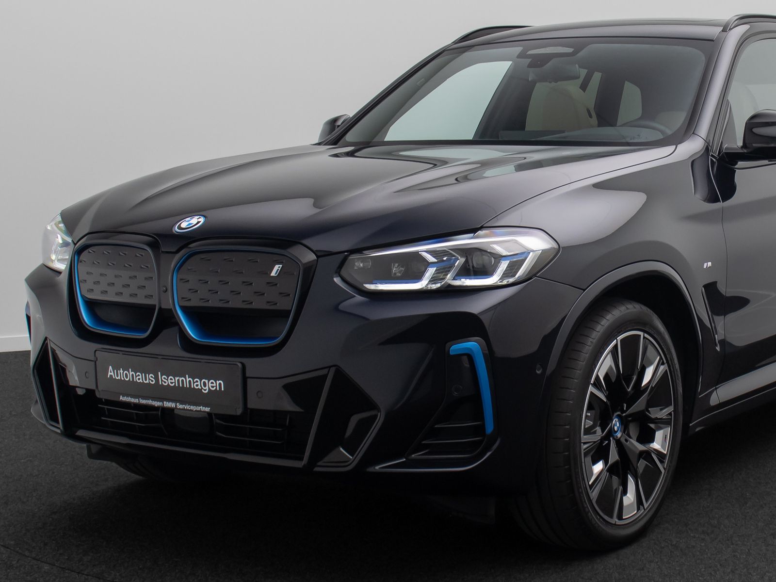 Fahrzeugabbildung BMW iX3 IMPRESSIVE 360&deg; H/K Panorama DAB HUD 20Zoll
