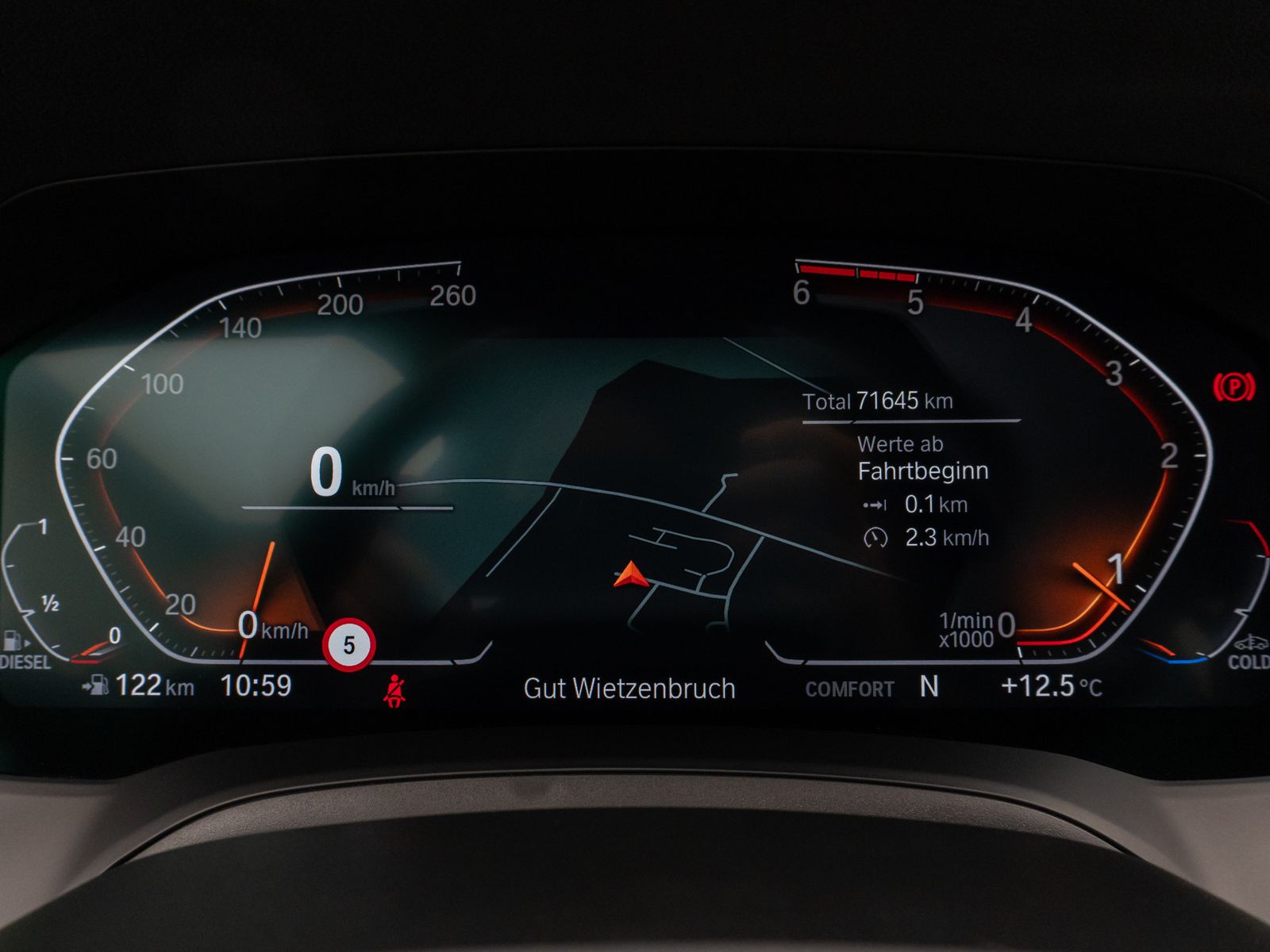 Fahrzeugabbildung BMW 318d DAB Leder PDC Geschwindigkeitsreg Sport LED