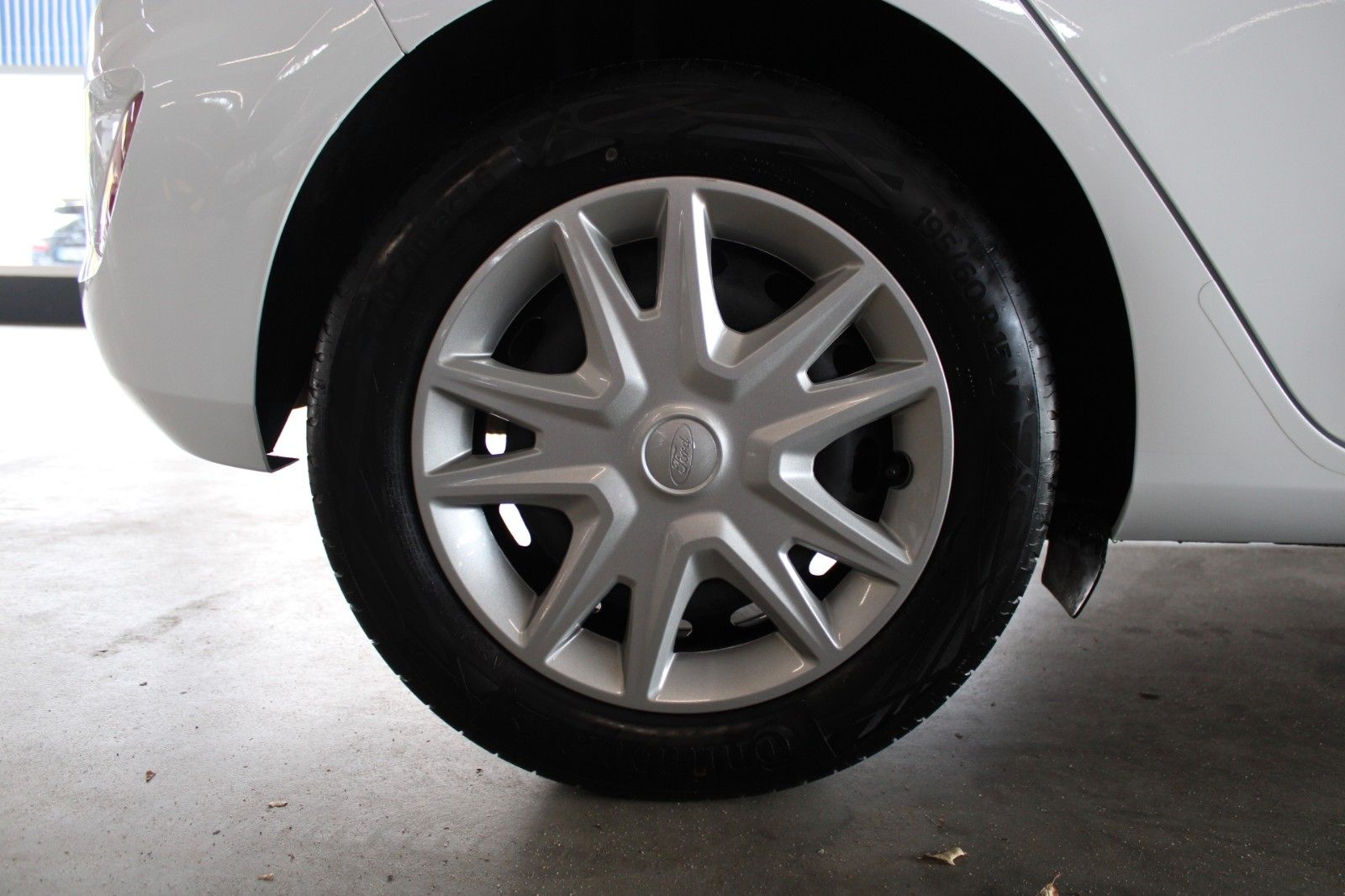 Fahrzeugabbildung Ford Fiesta 1,5 TDCi Cool & Connect 5-trg NAVI LED