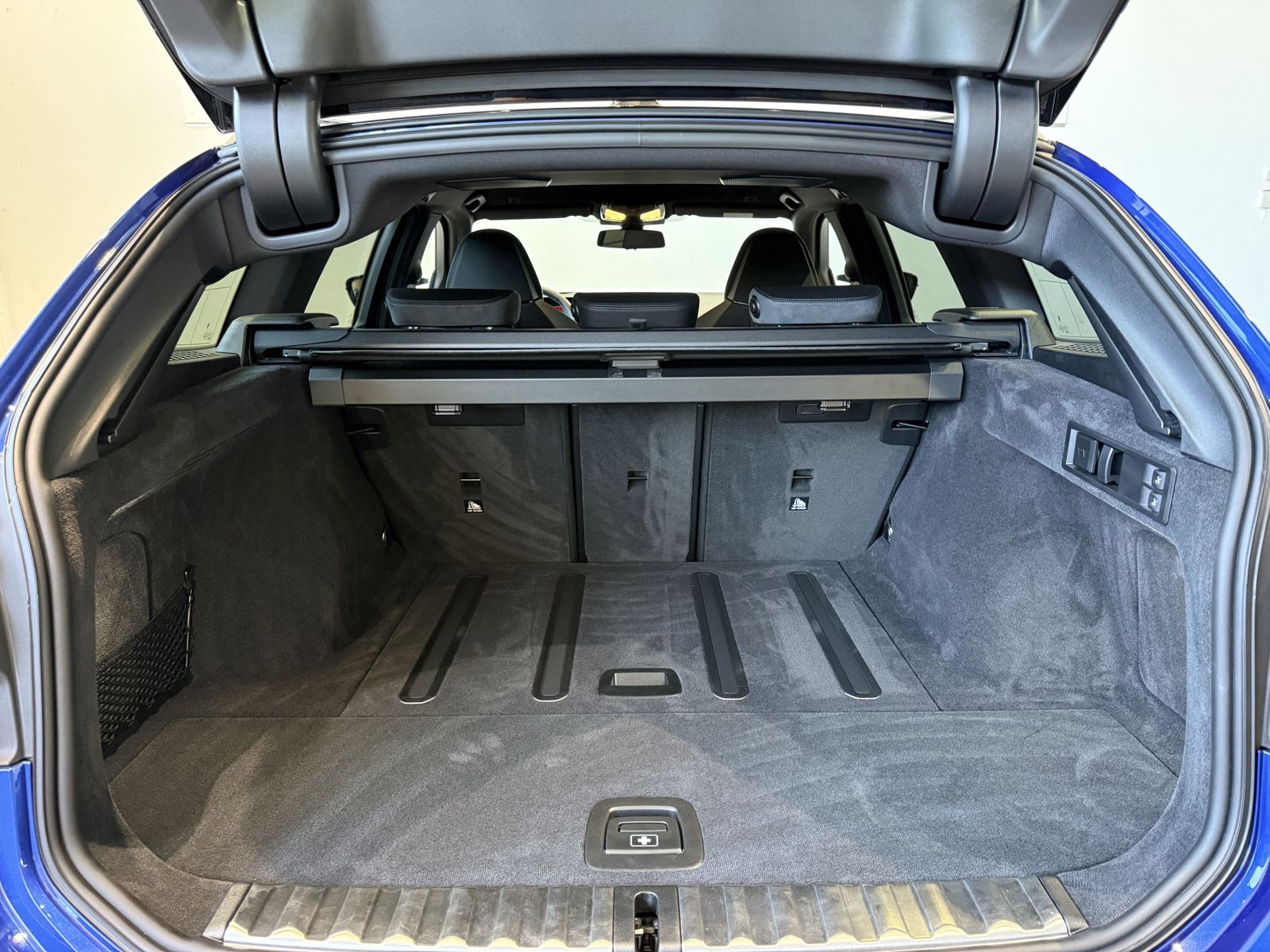 Fahrzeugeinzelansicht 14 Fahrzeugabbildung BMW M3 Competition Sitzbelüftung, M Carbon Exterieur